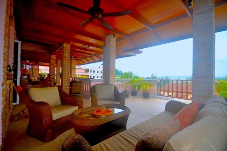 Beautiful Penthouse near to Surin beach