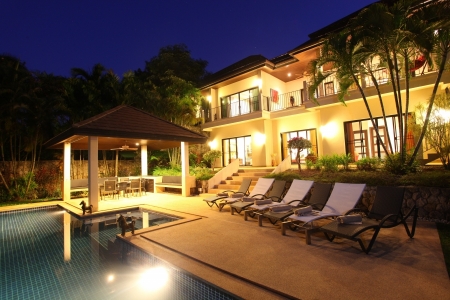 Spacious 5 bedrooms villa on Nai Harn