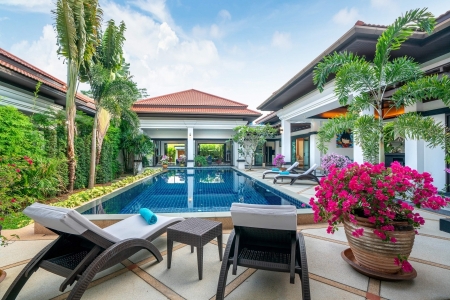 Villa for sale on Bang Tao beach