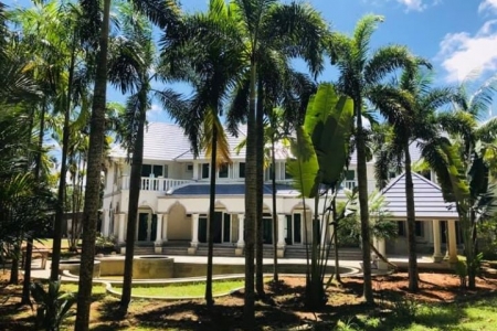 Villa for sale on Bang Tao beach