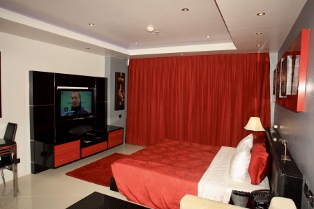 Уютные 1 спальные апартаменты на Патонге в комплексе