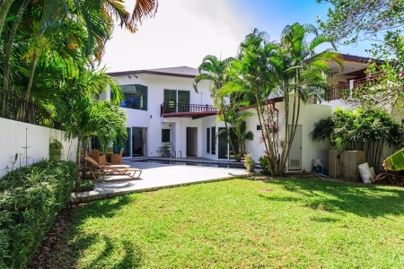 Villa for sale in Rawai beach