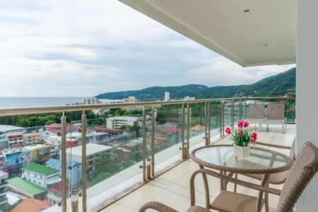 Apartment with stunning sea views with two bedrooms at Karon