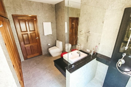 Вилла в районе пляжа Nai Harn