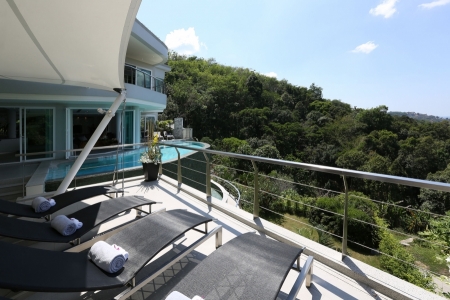 Villa with 7 bedrooms in a modern resort complex on Bangtao beach.