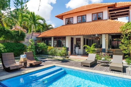Spacious luxury 4 bedroom villa in Seminyak