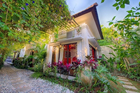 4 спальная вилла Оазис в Семиньяке