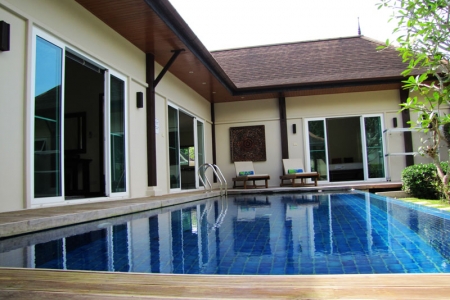 4 bedroom villa near Layan beach