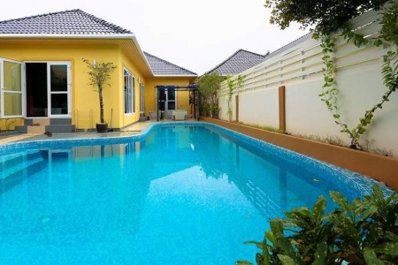 New 3 bedroom villa in Nai Harn|Rawai