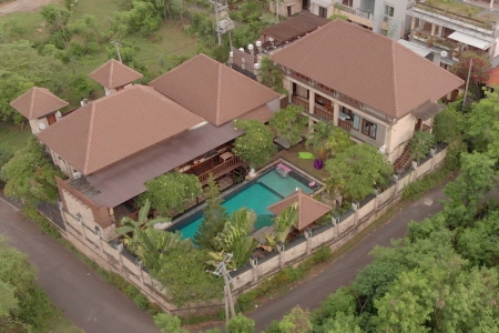 Большая 8 спальная вилла рядом с океаном в Нуса Дуа