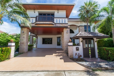 Роскошная двухэтажная вилла с 3 спальнями на Раваи