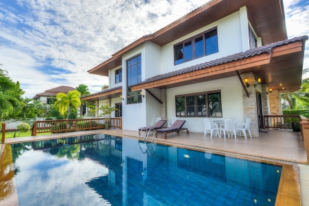 Большая двухэтажная вилла с 4 спальнями на Раваи