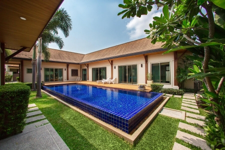 3 bedroom villa on Nai Harn