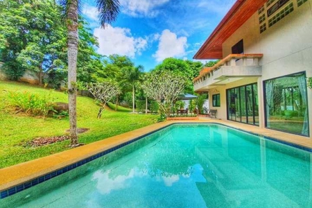 3 bedroom villa near the beach at Nai Harn