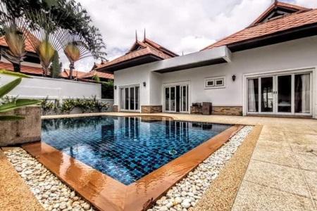 3 bedroom villa within walking distance to Kamala beach