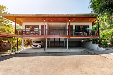 Дом с 2 спальнями и большой террасой в минуте ходьбы от пляжа Ао Йон в районе Панва