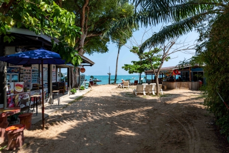 Новые апартаменты с видом на море на пляже Ао Йон в районе Панва