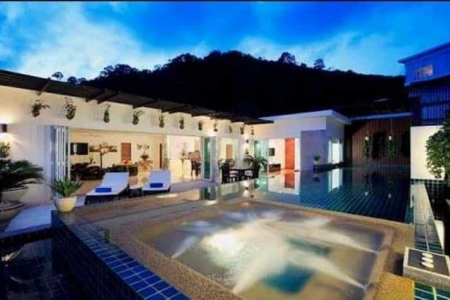 3 bedroom penthouse with private pool on Kamala