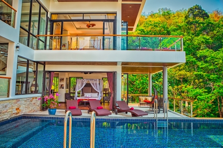 Chic 6 bedroom villa with ocean views on Bang Tao