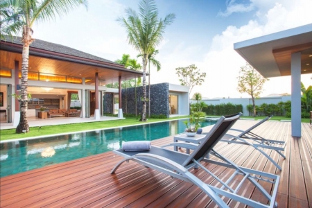 Luxury 4-bedroom villa in a new complex in Bang Tao