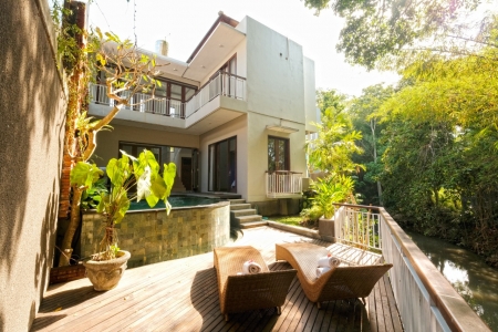Fabulous 3 bedroom villa on the banks of the river, Kuta