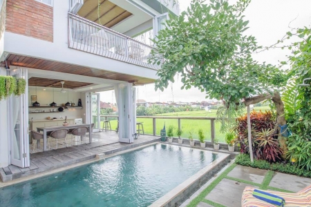 3 bedroom villa in Canggu in bright colors