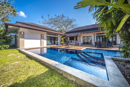 Уютная 4 спальная вилла в Лагуне