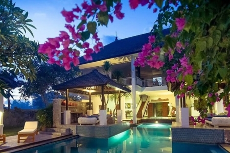 Шикарная вилла на 7 спален,  Керобокан