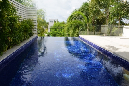 Просторная 3 спальная вилла на Раваи с видом на море