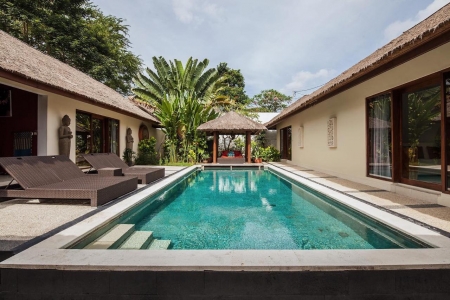 Прекрасная 4 спальная вилла в Умаласе