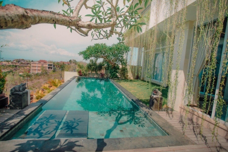 Bright 4 bedroom villa in the center of Bukit