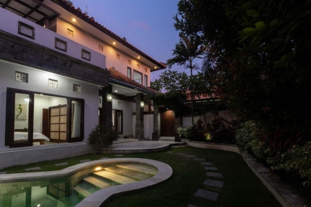 3 bedroom villa near Batu Bolong beach, Canggu