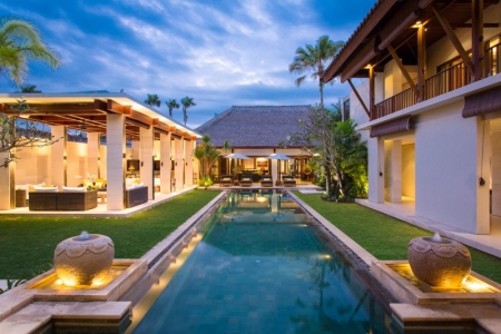 6 bedroom villa in the exclusive area of Seminyak