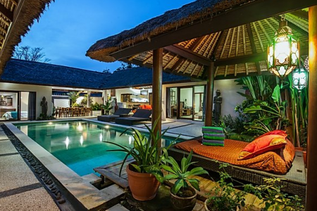 Вилла на 4 спальни в балийском стиле, Умалас