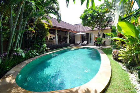 Classic 2 bedroom villa in the center of Seminyak