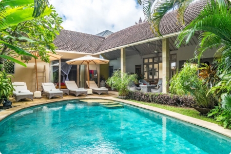 Стильная вилла в балийском стиле 3+1 спальни, Семиньяк
