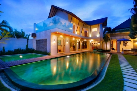 Тропическая 4 спальная вилла в центре Семиньяка