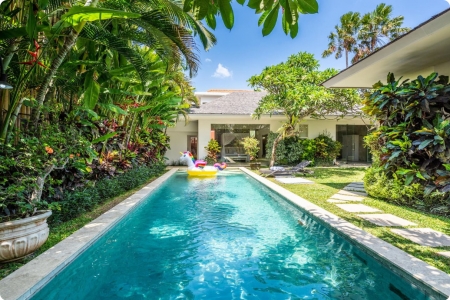 4 bedroom prestigious villa in Canggu