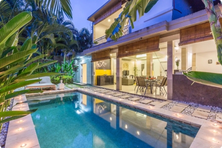 Alluring villa in the center of Oberoi, Seminyak