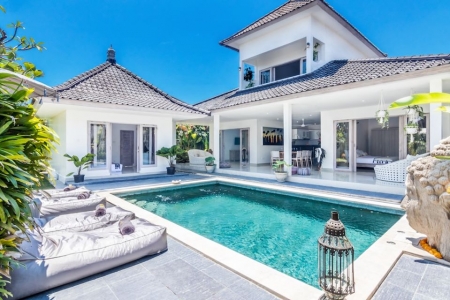 Snow-white 4 bedroom villa, Seminyak