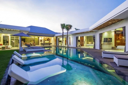 Luxury 6 bedroom villa in Canggu