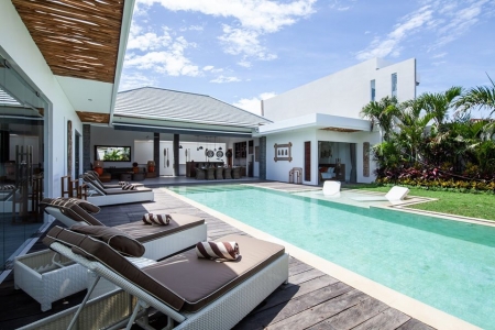 Элегантная 4 спальная вилла в Чангу, Berawa