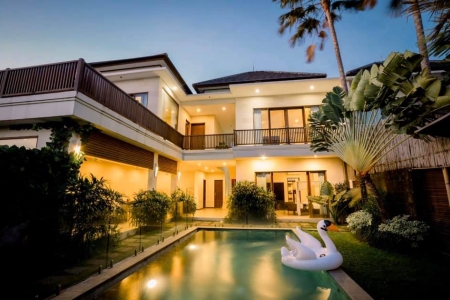 Family 3 bedroom pool villa in Canggu