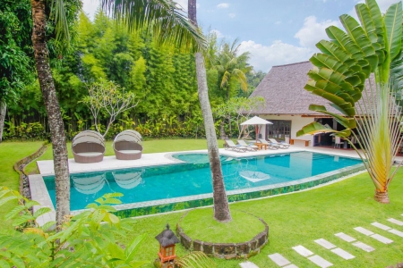 Luxury villa with 5 bedrooms, Umalas (5 minutes from Berawa beach)