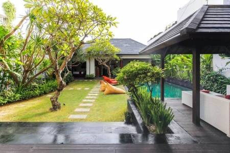 5 bedroom villa 400 m from Echo Beach, Canggu
