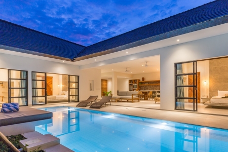 Brand new, stylish 3 bedroom villa in Berawa, Canggu