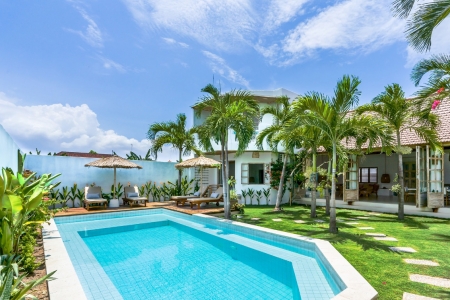 Mediterranean style 4 bedroom villa in Umalas