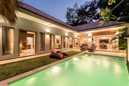 Brand new 4 bedroom villa in the center of Seminyak