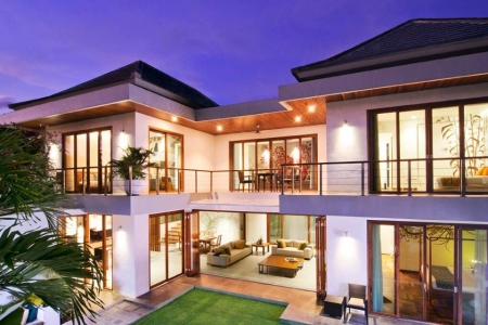 Комфортная 3 спальная вилла в районе пляжа Batu Belig, Чангу