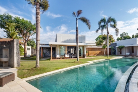 Beautiful contemporary 8 bedroom villa in Babakan, Canggu